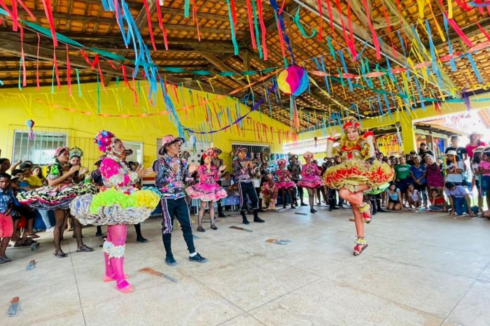 Cortejo Cultural anima ilha de Cotijuba com estudantes da rede pública estadual 