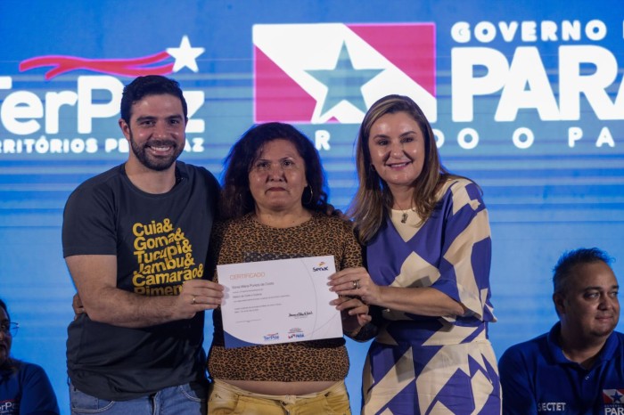 Estado entrega mais de 500 certificados a alunos da UsiPaz Cabanagem