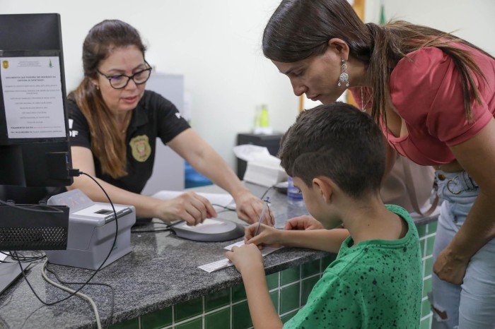 Novo modelo de atendimento dobra emissão de carteiras de identidade