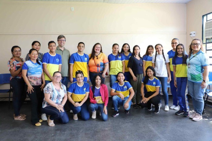 Escola de Careiro da Várzea recebe visita técnica do Instituto Iungo 