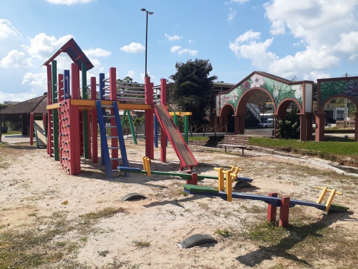 Governo do Acre conclui revitalização do parquinho da Avenida Coronel Mâncio Lima, em Cruzeiro do Sul