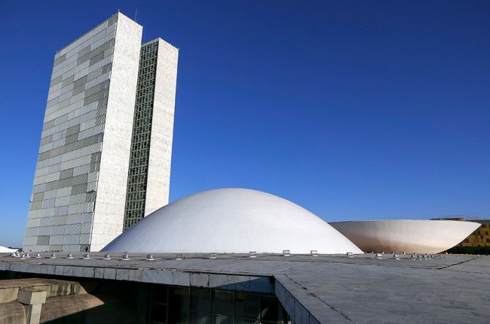 Congresso tem 17 MPs em análise e 3 perdem validade em julho