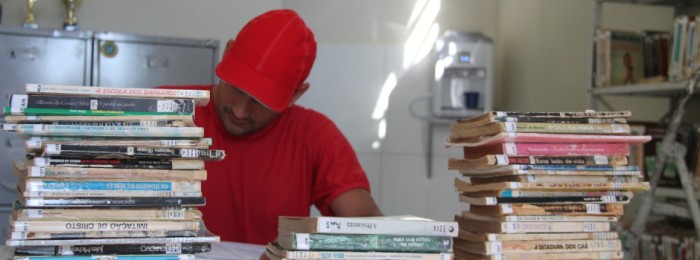 Projeto de leitura que reduz tempo na prisão tem participação de mais de 300 detentos em Ipaba