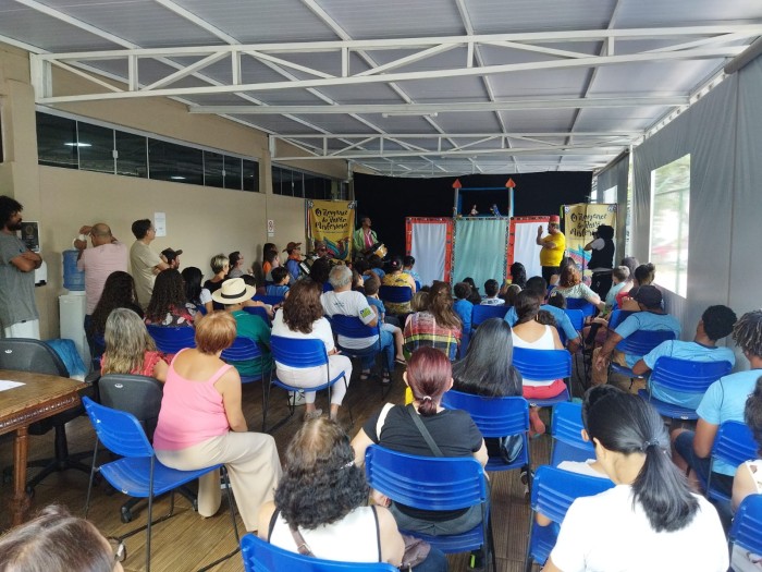 Biblioteca oferece ações culturais e acervo de 1.700 livros
