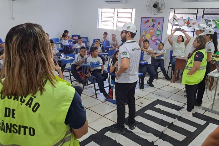 Escolas públicas de Marituba e Tomé-Açu recebem atividades educativas do Detran