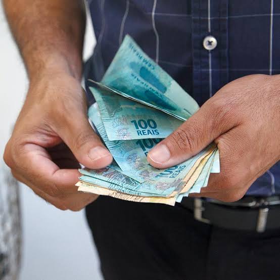 Governo do Estado antecipa salário e primeira parcela do 13º