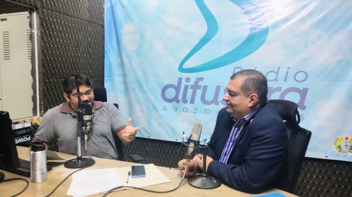 Secretário de Indústria, Ciência e Tecnologia destaca programa de democratização no acesso à internet no programa Gente em Debate