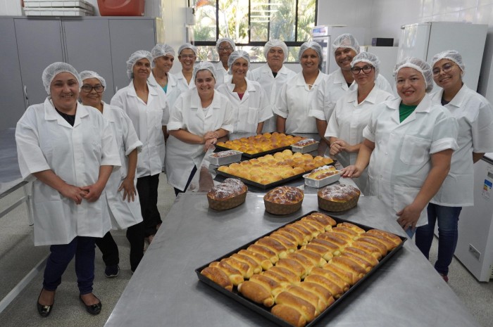 Curso ensina produtores rurais a fazer pães artesanais e nutritivos