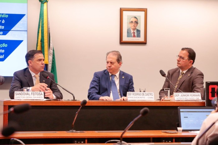 Pará quer mudar legislação que define valor da conta de luz para consumidores
