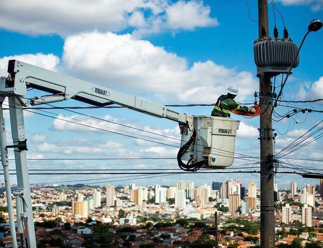 Serviços na rede elétrica deixam áreas de cinco RAs sem luz nestas segunda