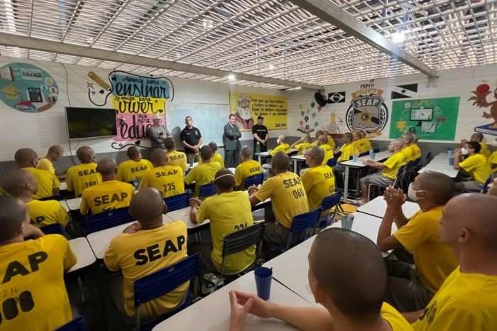 Presídio Estadual Metropolitano II envolve total da população carcerária em atividades educacionais ou de trabalho