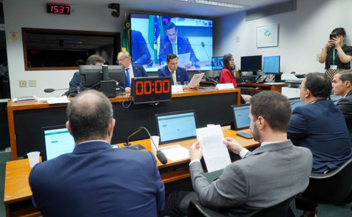 Anistia a partidos que não cumpriram cotas para mulheres e negros não tem consenso