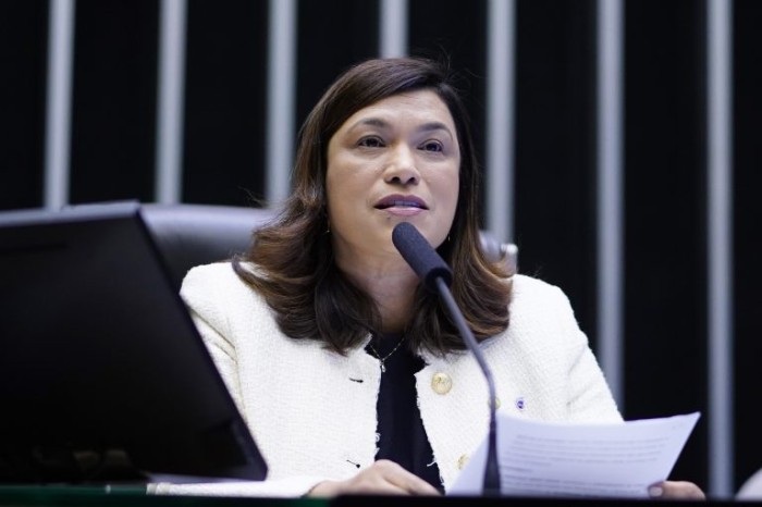 Comissão aprova projeto que obriga escolas a divulgar telefone do conselho tutelar