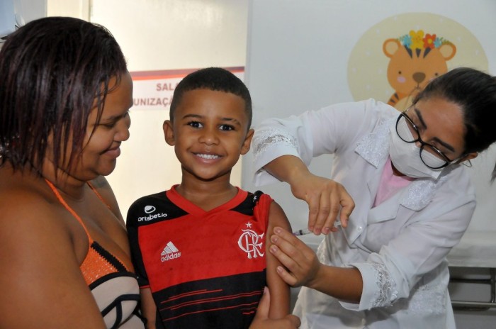 Postos de imunização de Nova Iguaçu participam  do Dia D da campanha de multivacinação