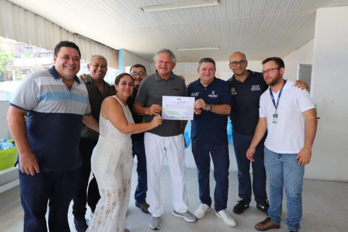 Adaf entrega renovação de registro à unidade de beneficiamento de pescado salgado