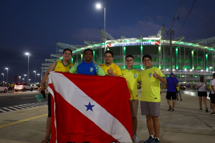 Após 12 anos, reencontro da Seleção Brasileira com torcedor paraense tem festa e gol histórico
